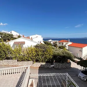 apartments-paulina.hotels-in-trogir.com/